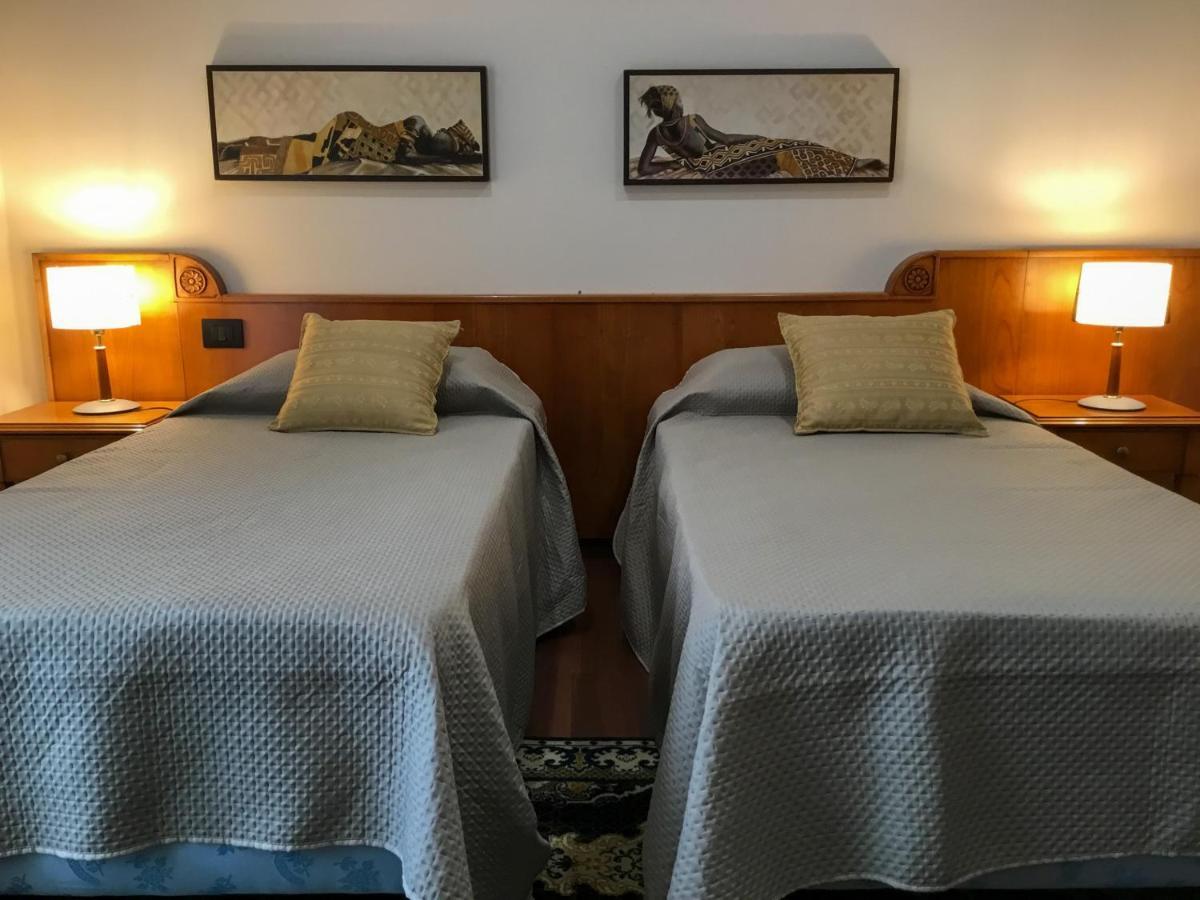 Erania Hotel ซาลา คอนซิลินา ภายนอก รูปภาพ