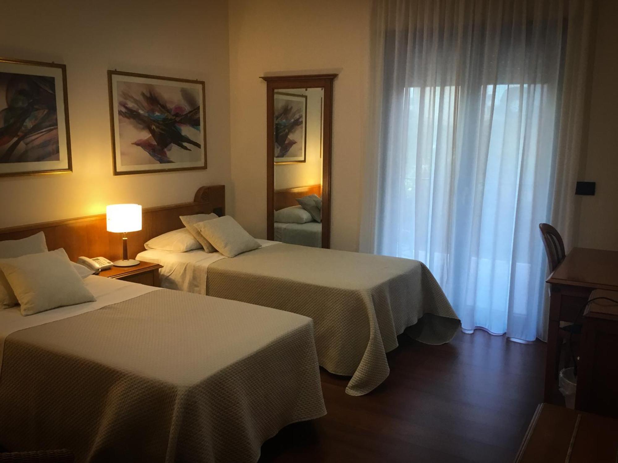 Erania Hotel ซาลา คอนซิลินา ภายนอก รูปภาพ
